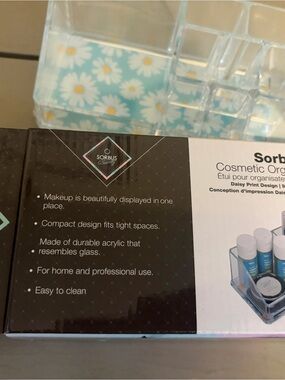 Sorbus Clear Acrylic Makeup Organizer with Daisy Accent